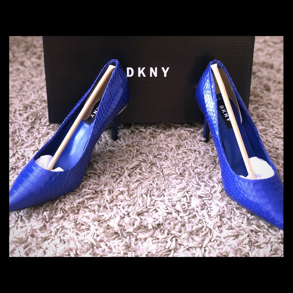 DKNY RANDI HIGH PUMP 85